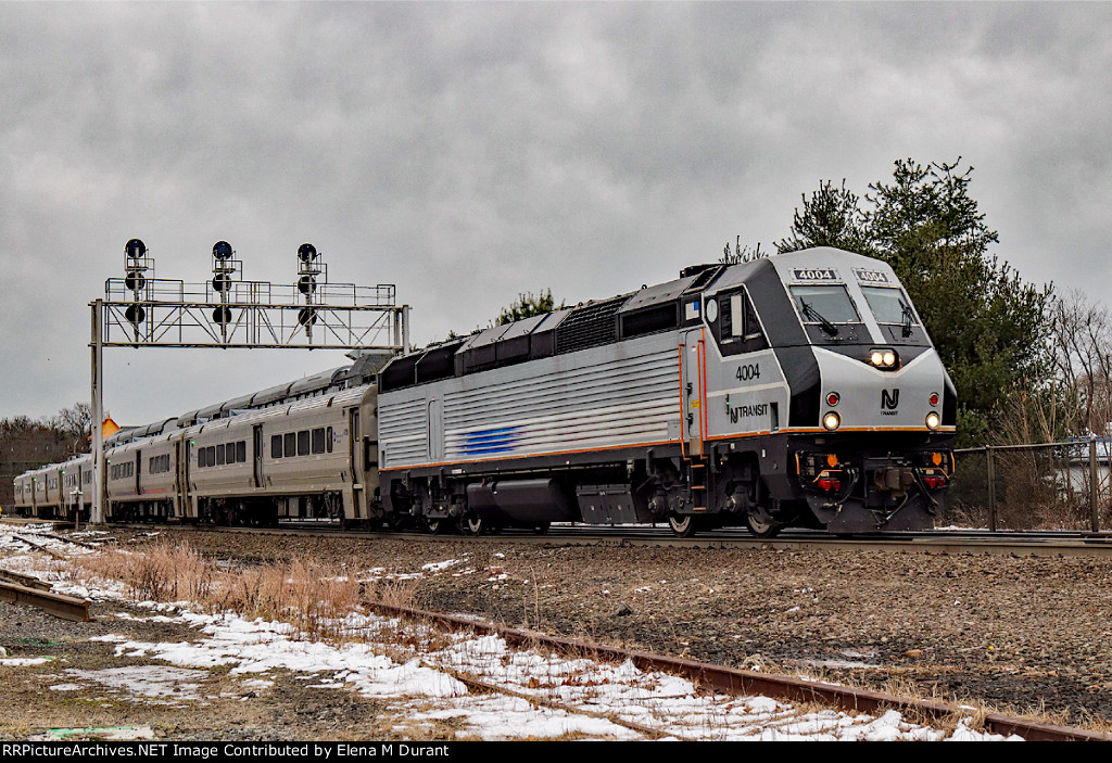 NJT 4004 on train 1351